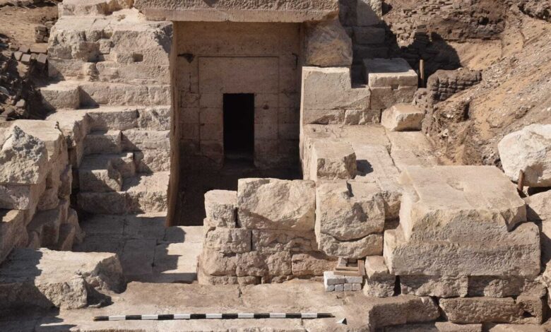 إكتشاف معبد بطلمي جديد بسوهاج
