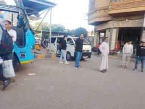 رئيس مدينة تلا يتفقد مواقف السيارات ويستمع لطلبات المواطنين