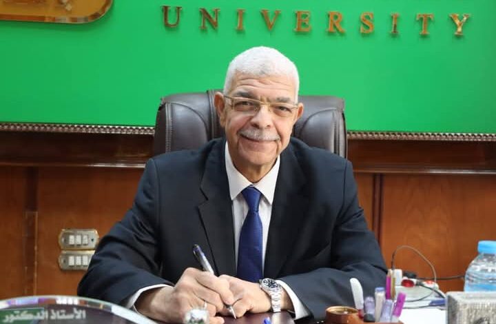 عقد لجنة المختبرات والأجهزة العلمية "أون لاين"بجامعة المنوفية