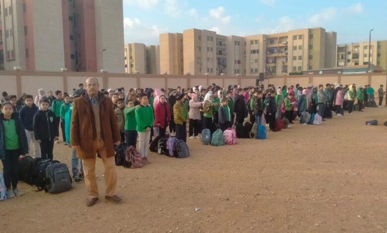 'وكيل مديرية التعليم بالشرقية يفاجئ مدرستين بالعاشر