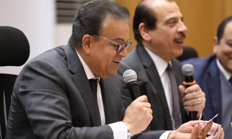 جميع المتقدمين.