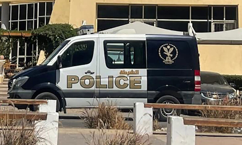 شاب يحتجز طفل ويصوره عاريا على خلفية مشاجرة أطفال