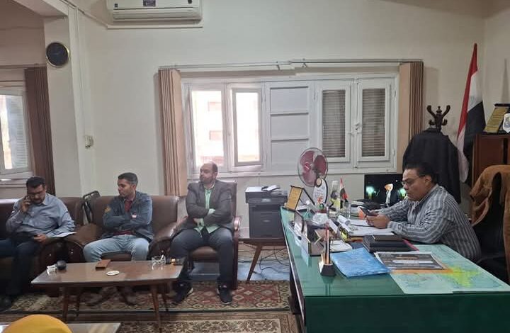 إجتماع إسبوعى برؤساء الوحدات المحلية القروية بمركز تلا