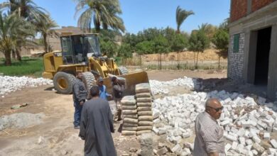 إزالة تعديات على 1395 مترًا من الأراضي الزراعية وأملاك الدولة بقرية المراشدة بقنا