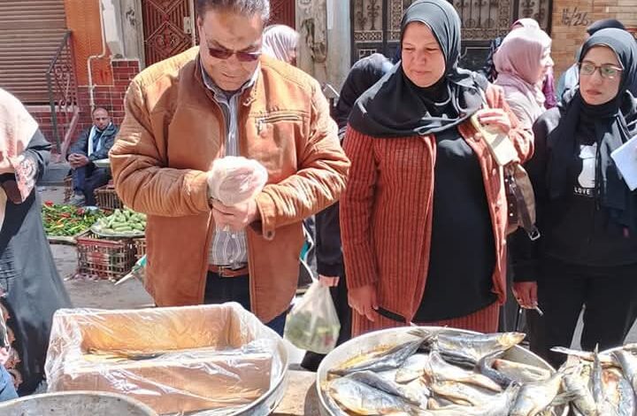 إعدام ٨١ عبوة جبنه منتهيه الصلاحيه و٣١ كيلو مصنعات لحوم بتلا