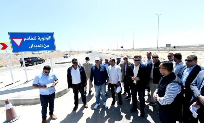وزير الإسكان :إنشاء سور منطقة الشانزلزيه وتطوير البوابات بمركز مارينا العلمين