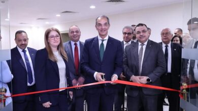 وزير الاتصالات يشهد احتفالية مرور 100 عام على إصدار أول طابع بريد تذكاري مصري