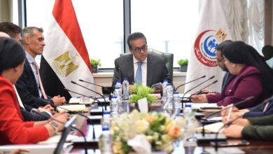 وزير الصحة يبحث مع ممثلي «باير» تعزيز التعاون في الصحة الإنجابية وعلاج الأورام