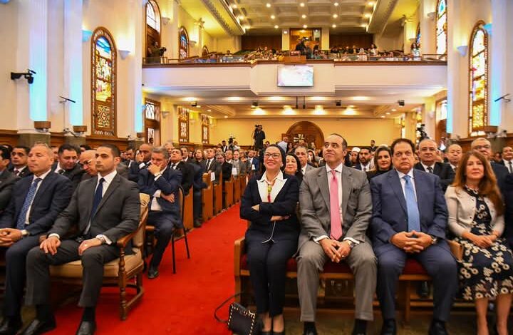 وزيرة البيئة تهنئ أقباط مصر بعيد القيامة المجيد