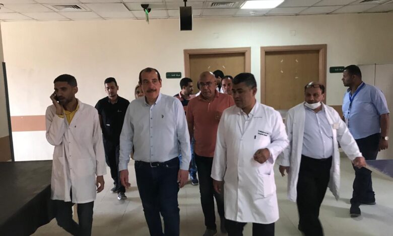 نائب وزير الصحة يشيد بأداء عدد من المنشآت الصحية بمحافظة قنا