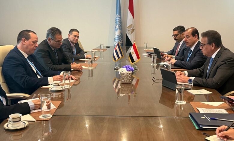 د. زخالد عبدالغفار يلتقي وزيري صحة موريتانيا وكوبا لبحث سبل التعاون في القطاع الصحي