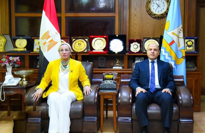 وزيرة البيئة تلتقى محافظ كفرالشيخ قبيل انطلاق مؤتمر "الابتكار من أجل مستقبل أخضر