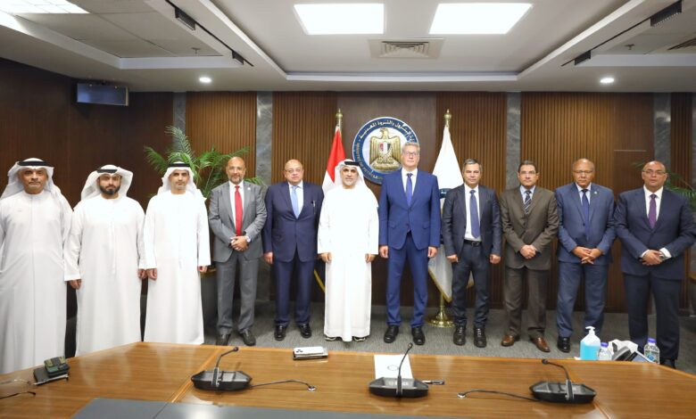 وزير البترول والثروة المعدنية يبحث مع مجموعة موانئ ابوظبي سبل تعزيز التعاون المشترك
