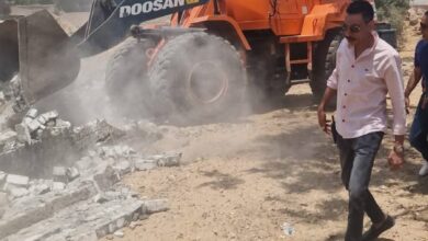 محافظة الجيزة تزيل ١٣ حالة بناء مخالف بمنطقة كفرة نصار بحي الهرم