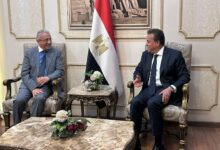 الدكتور خالد عبدالغفار يستقبل وزير الصحة التونسي بمطار القاهرة الدولي