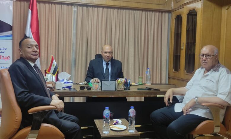 رئيس حزب الأحرار الإشتراكيين يزور مقر حزب حقوق الانسان والمواطنه