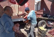 خملات موسعة لإزالة الإشغالات والتعديات بموقف نزلة عبد اللاه بحي شرق باسيوط