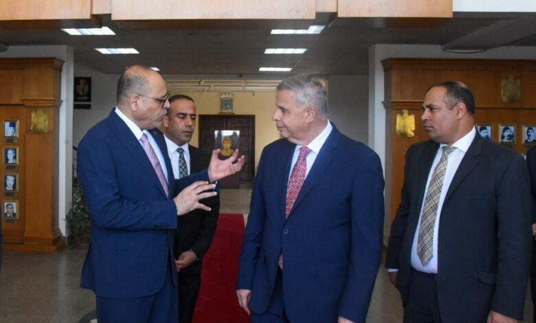 محافظ الإسكندرية يستقبل وزير العمل.. ويبحثان الملفات ذات الاهتمام المشترك