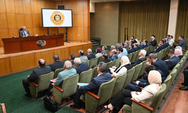 ووزير الصناعة والنقل: العمل مع منتجي الأسمنت على سرعة تشغيل خطوط الإنتاج المتوقفة