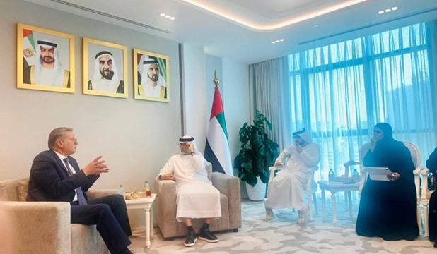 وزير البترول يعقد اجتماعًا مع وزير الطاقة والبنيه التحية الإماراتي بإمارة ابوظبي