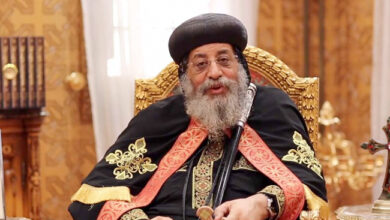 البابا تواضروس ينعى لطفي لبيب