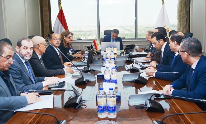 وزير التموين يشدد على ضرورة الالتزام بجودة الخبز ومعايير سلامة الغذاء