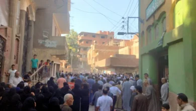 شيع أهالى قرية شبرا هارس التابعة لمركز طوخ بمحافظة القليوبية، جثمانى شابين لمثواهما الأخير بمقابر القرية، وذلك على خلفية وفاتهما