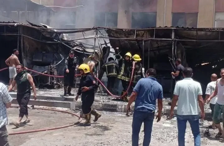 إصابة سبعة أشخاص بحروق واختناق إثر اندلاع حريق ضخم داخل مول بمدينة أكتوبر