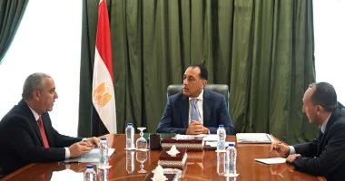 مدبولى يستعرض مع رئيس الهيئة الوطنية للصحافة عددا من الموضوعات والملفات ذات الأولوية