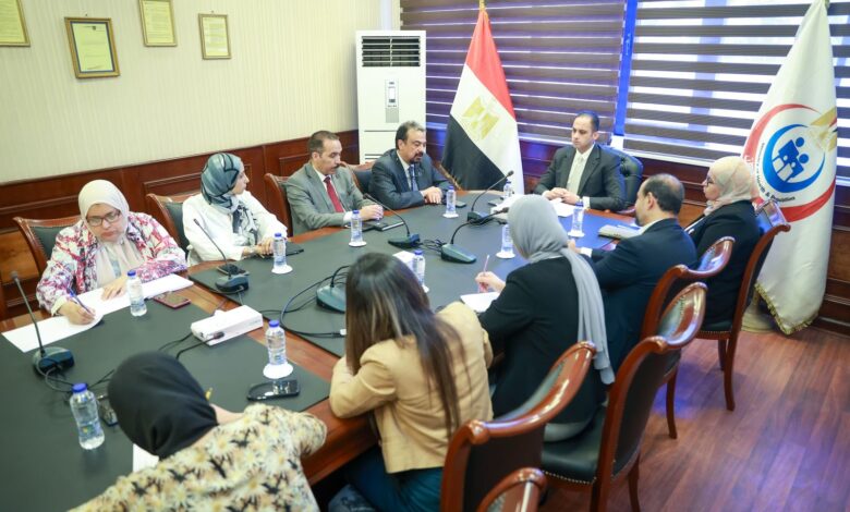 نائب وزير الصحة والسكان يعقد اجتماعًا لمناقشة أخر مستجدات ملف السياحة العلاجيه