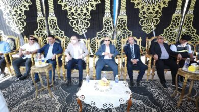 محافظ كفرالشيخ يقدم واجب العزاء في والد مدير مراسم الديوان العام