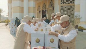 قافلة إغاثية يرسلها بيت الزكاه تحمل آلاف الأطنان من المواد الغذائية والطبية إلى غزة