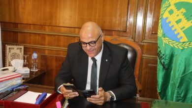 محافظ القليوبيه يهنئ اوائل الدبلومات الفنيه بالمحافظة هاتفيا