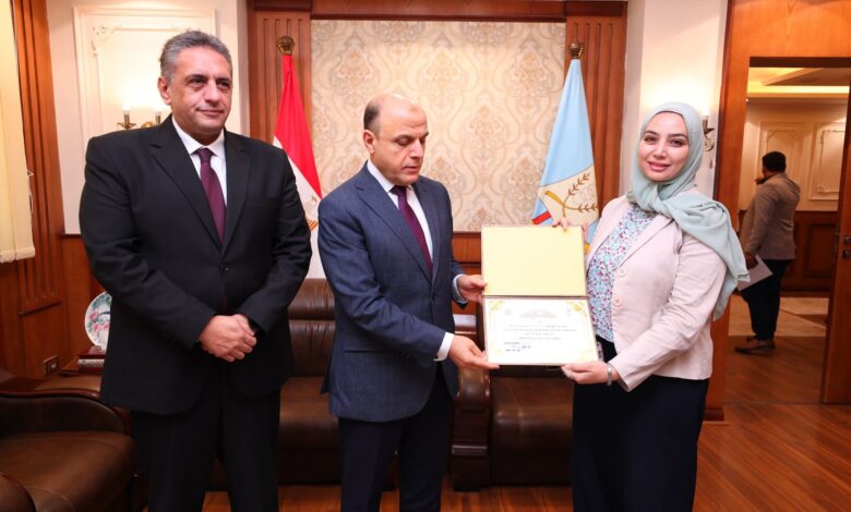 محافظ كفرالشيخ يكرّم المتميزين بالصحة.. تقديرًا لنجاح حملة «من بدري أمان»