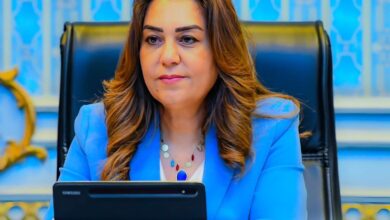 وزيرة التنمية تتلقى تقريرًا حول مستجدات أول حضانة متكاملة لتجميع السيارات المضبوطة بالقليوبية