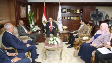 محافظ بني سويف يلتقى رئيس مجلس إدارة البورصة المصرية