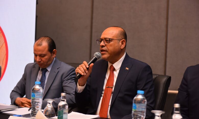وزير العمل : قانون العمل الجديد يُحقق العدالة والتوزان بين صاحب العمل والعامل