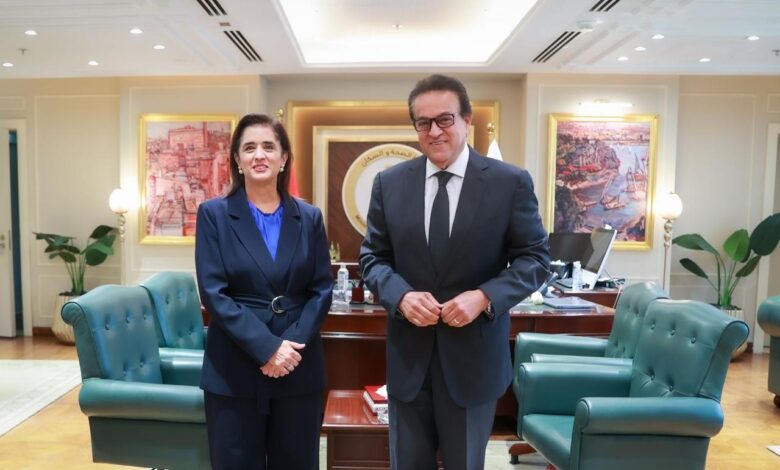 وزير الصحة يبحث مع المدير الإقليمي لمنظمة الصحة العالمية تعزيز التعاون في التحول الرقمي وصناعة الأدوية واللقاحات