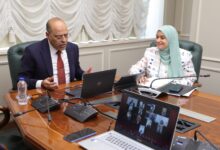وزير العمل يوجه أعضاء مكاتب التمثيل بالخارج بتوفير فرص عمل للشباب