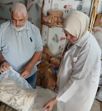 ضبط ٣,5 طن لحوم ومصنعات لحوم و دواجن و أسماك مجهولة