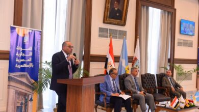 وزير العمل ومحافظ الإسكندرية يفتتحان ندوة تثقيفية حول قانون العمل الجديد