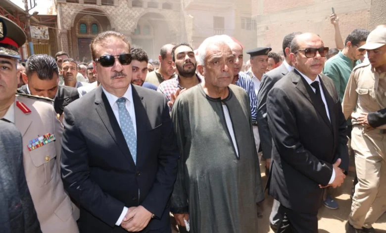 محافظ المنوفية يتقدم الجنازة العسكرية للرائد أحمد حافظ بمسقط رأسه بقرية طه شبرا بقويسنا