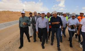 وزير الصناعة والنقل في مواقع العمل بمشروع الخط الأول من شبكة القطار الكهربائي السريع