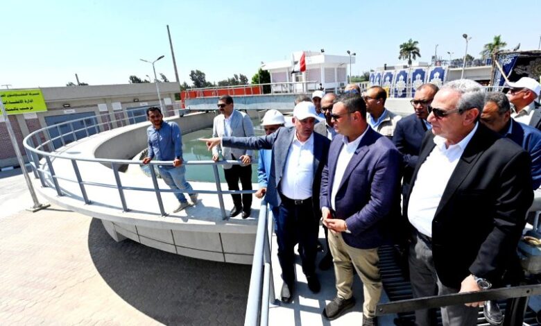 وزير الإسكان ومحافظ الغربية بتفقدان محطة معالجة صرف صحي زفتى