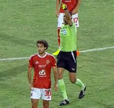 الأهلي يطالب لجنة الحكام بمراجعة حالة طرد محمد هاني فى مباراة فاركو