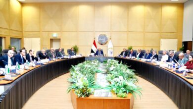 وزير الصناعة والنقل يترأس اجتماع الجمعية العامة للشركة القابضة لمشروعات الطرق والكباري والنقل البري