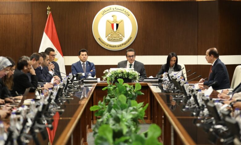 ترأس الدكتور خالد عبدالغفار، نائب رئيس مجلس الوزراء للتنمية البشرية ووزير الصحة والسكان، اجتماع لجنة الدعم الصحي والاجتماعي للجرحى