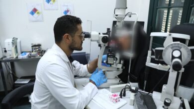 وزير الصحة يتابع الخدمات الطبية للمرضى المصابين بمضاعفات عقب إجراء تدخلات في إحدى مستشفيات التأمي