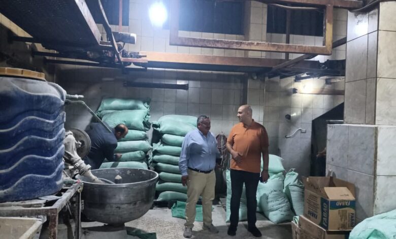 محافظ كفر الشيخ :ضبط 600 كجم دقيق مدعم و29 مخالفة في يوم واحد بقلين