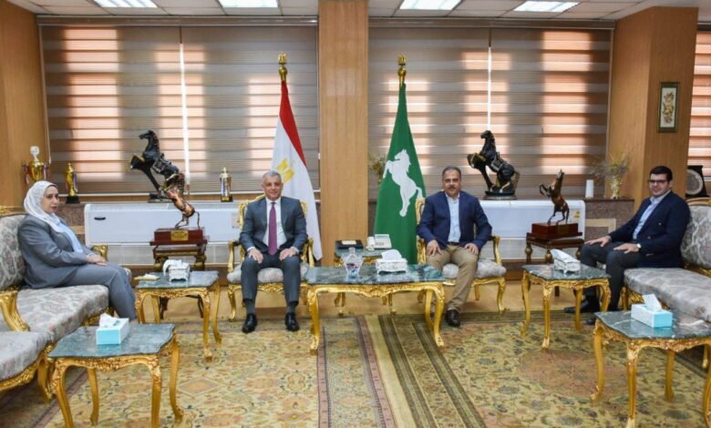 محافظ الشرقية يستقبل محافظ الإسماعيلية لتقديم التهنئة بالعيد القومي